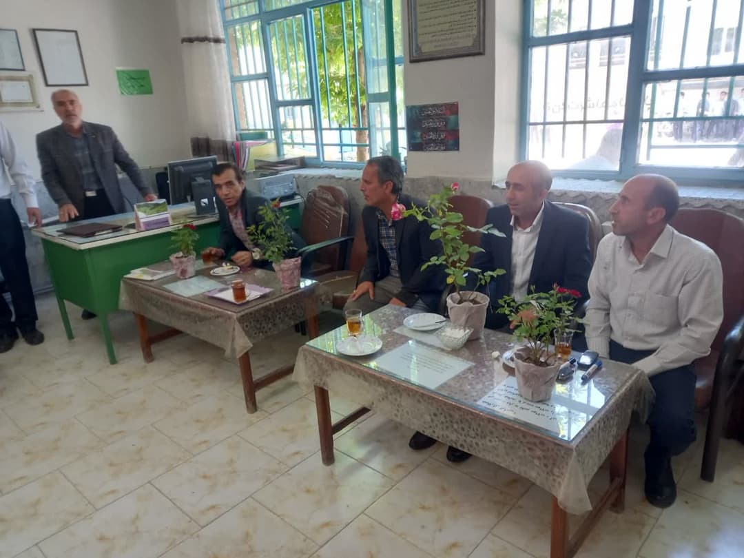 دوازدهم اردیبهشت ۴۰۲ تجلیل از دبیران